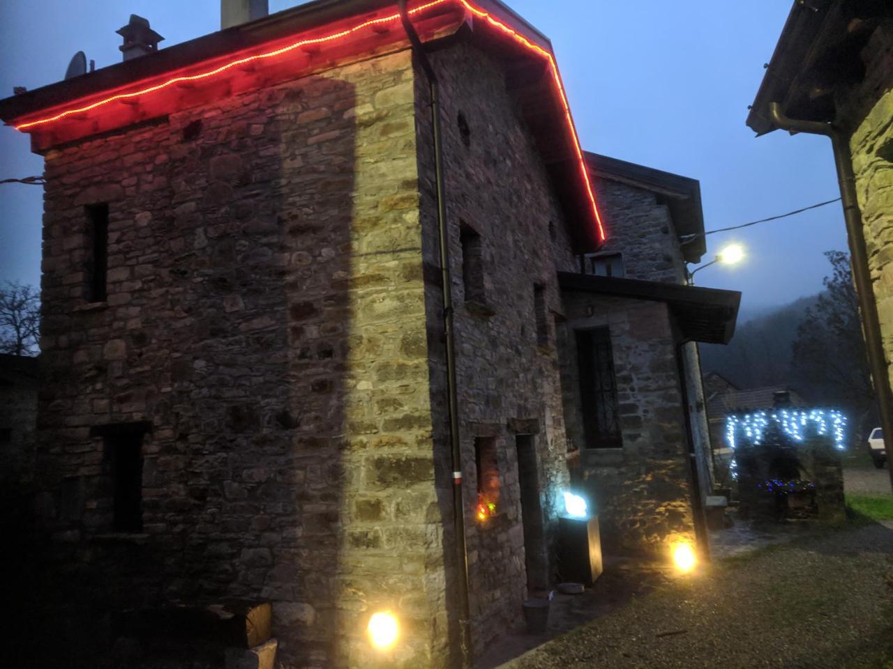 Ferriere Albergo Diffuso Casa Delle Favole المظهر الخارجي الصورة